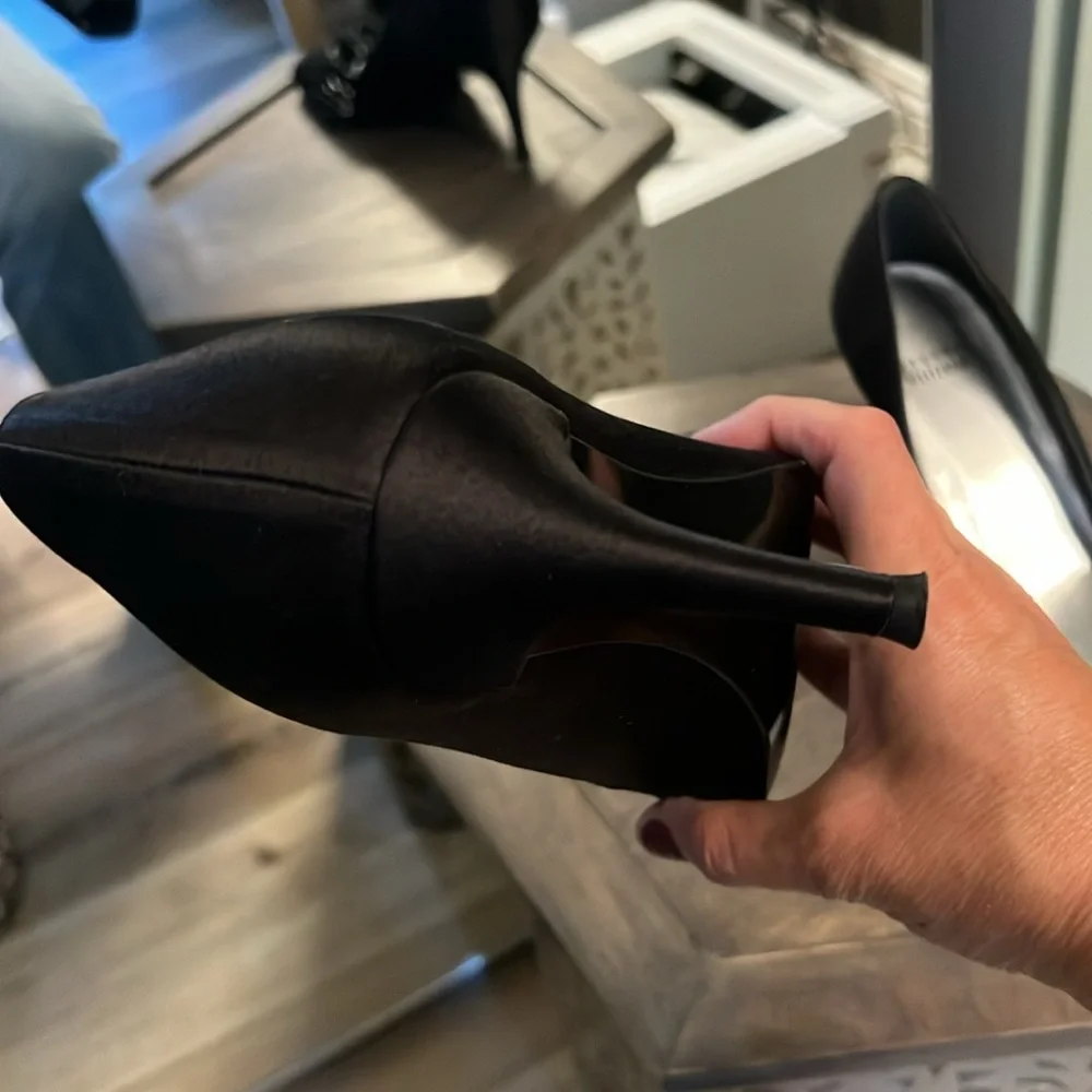 🛑 1 hour sale. Stuart Weitzman, black crochet heels, 9.5 - Picture 10 of 11